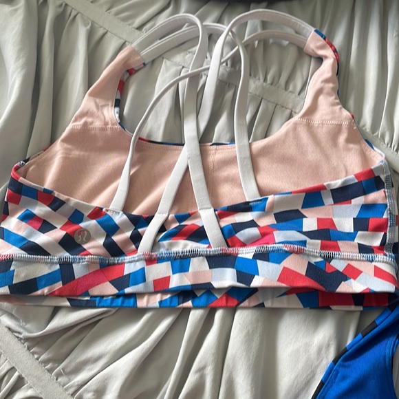 2 LULULEMON sports bra’s BOTH size 6 2/$25 for both GOOD used Condition - Picture 5 of 5